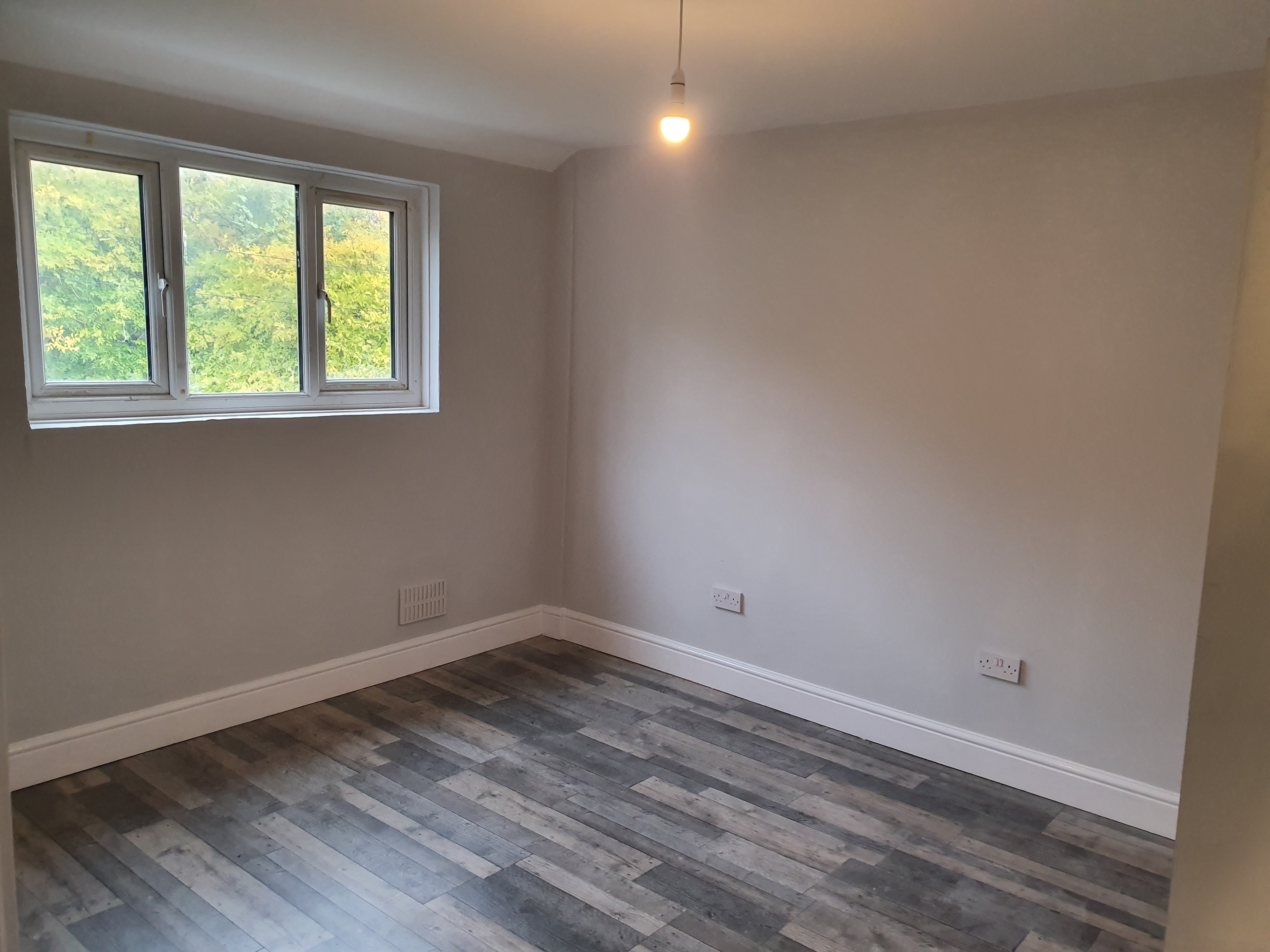 OFFICE – STUDIO – PODCAST CENTRE    SE19