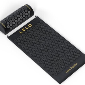 LELO Relax Body Mat - Acupressure Mat for Relaxation, Anxiety Relief Items, Acupressure Mat and Pillow Set, Stress Relief Gifts